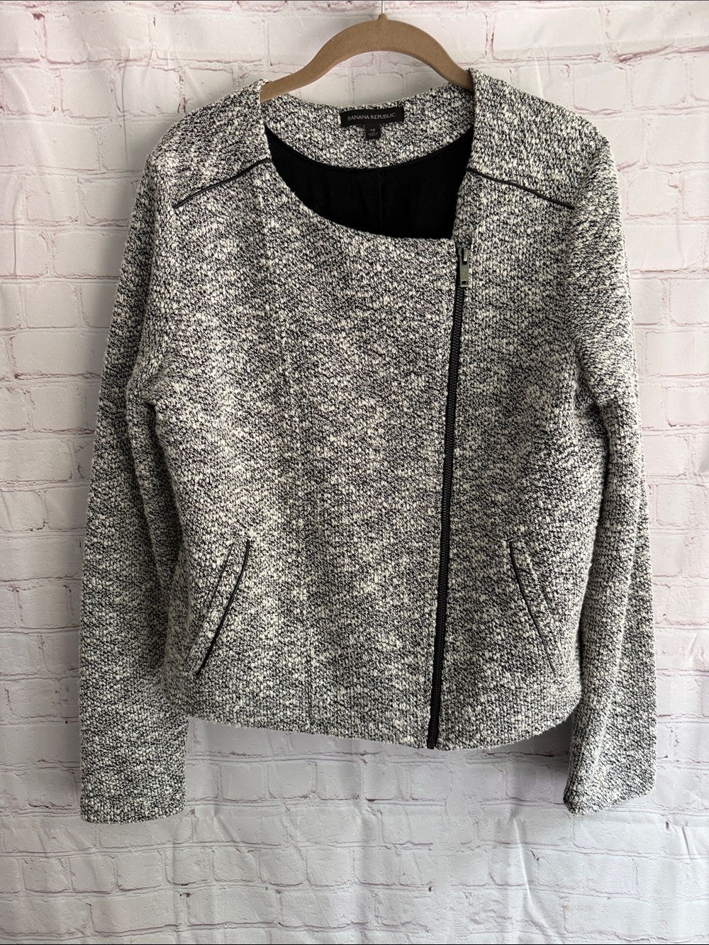 Banana Republic Black & White Tweed-like Zip-Front Blazer Jacket Woman’s Size 12